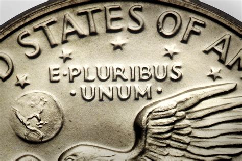 what does e pluribus unum mean on a coin